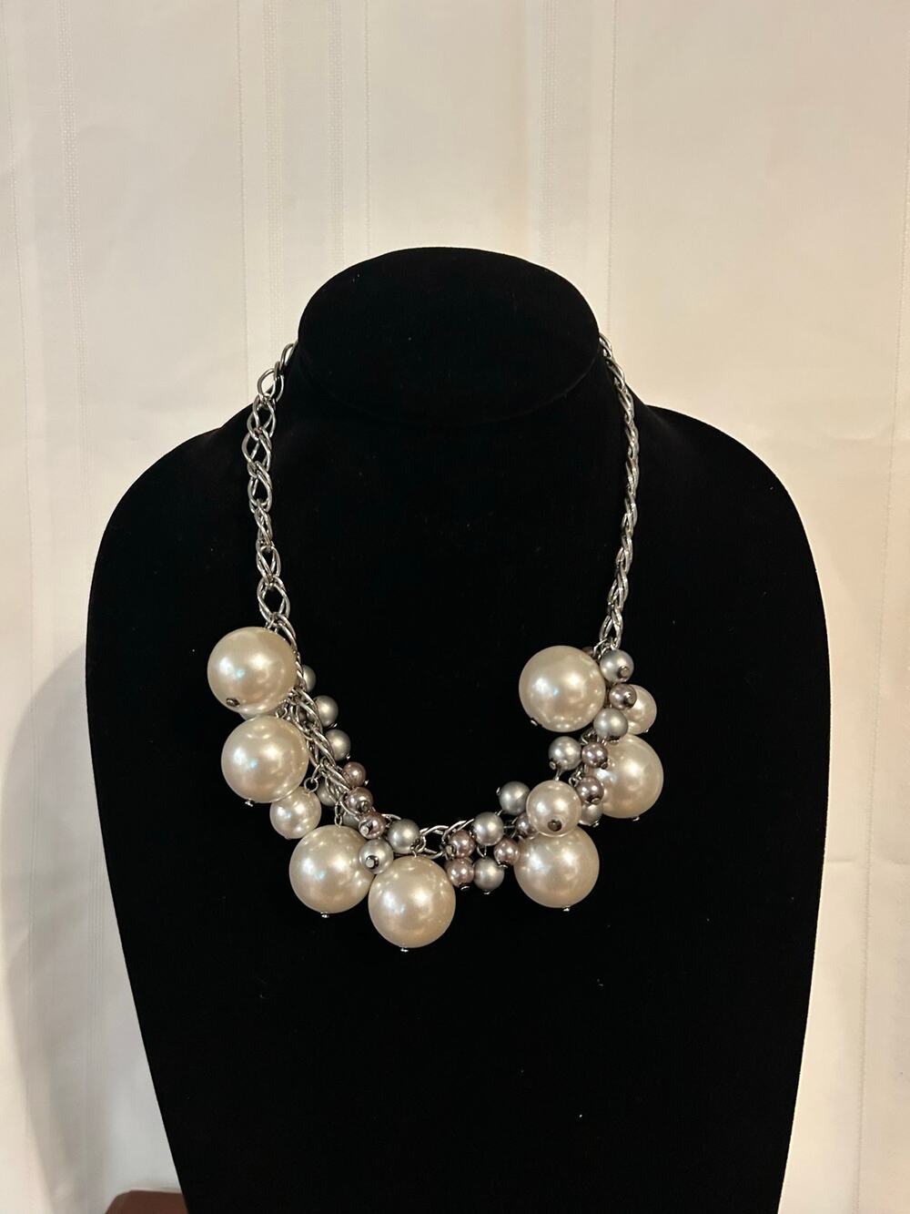 NY & Co 21" Chunky Statement Necklace White Faux Pearl Cluster Silver Beads
